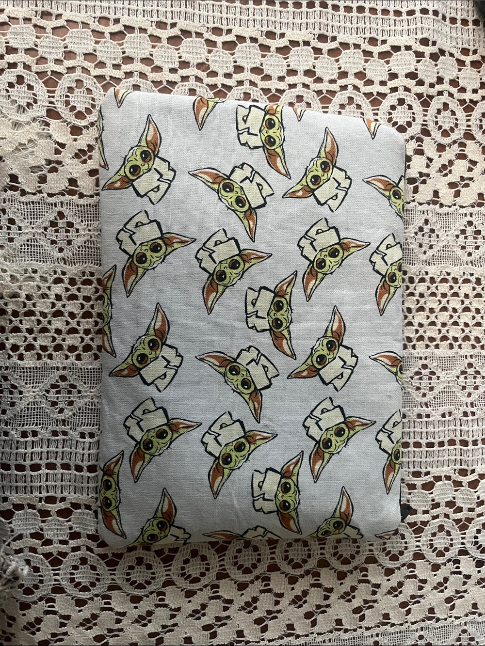 Baby Yoda Pouch / coin purse/ make up bag in White and Green